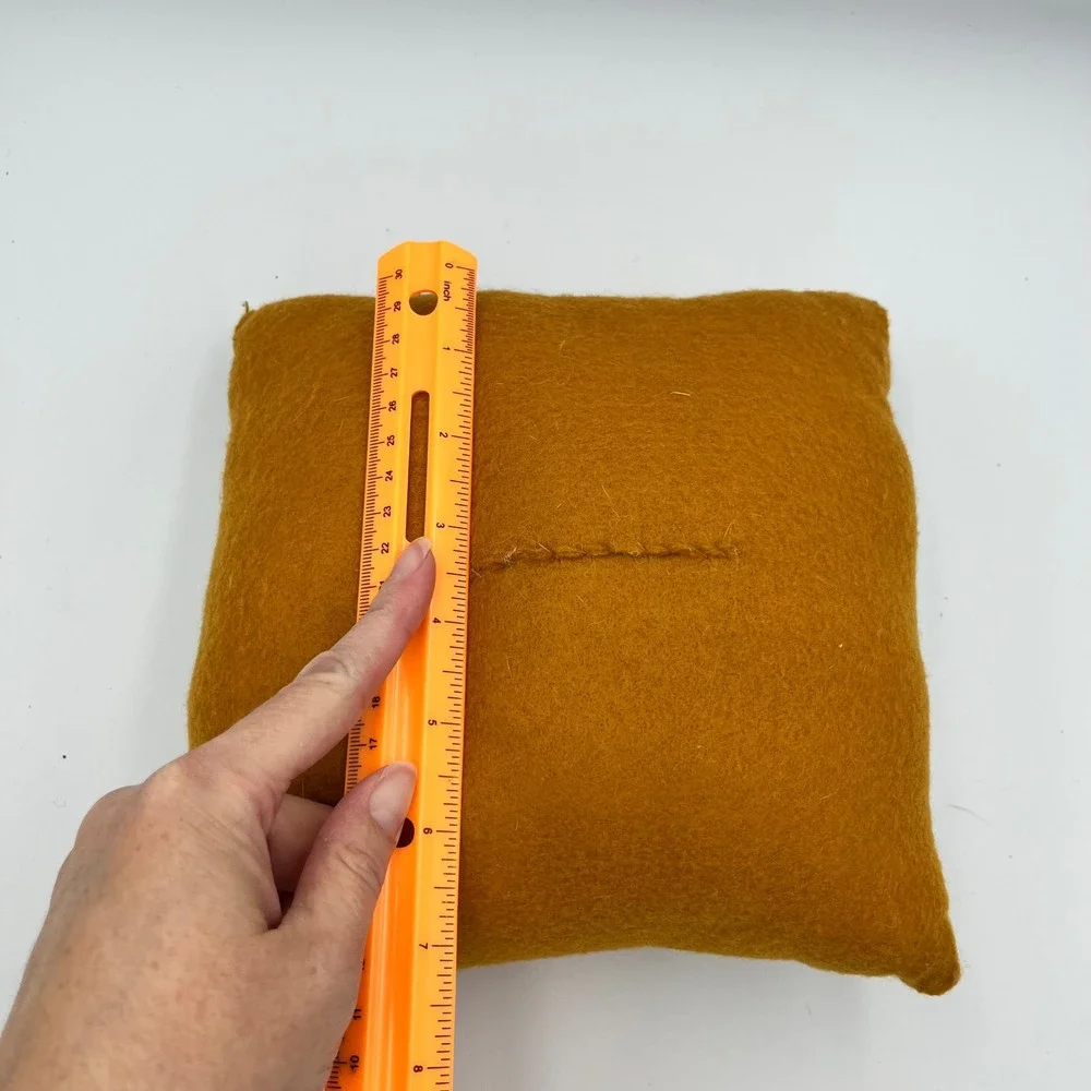Handmade‎ Accent Pillow Busy as I Wanna Bee Farmhouse Rustic Decor Approx 7